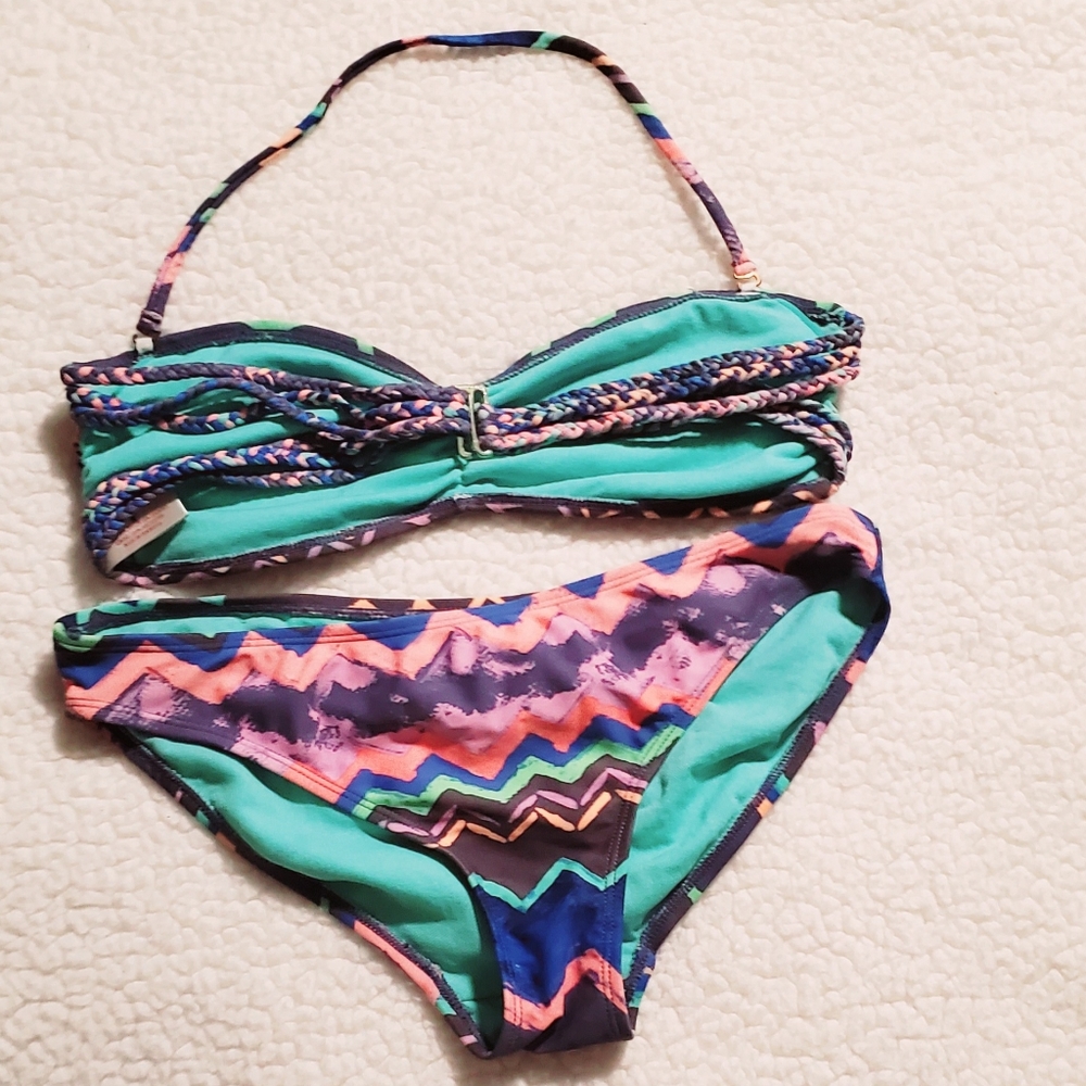 Bathing Suit Set - Picture 2 of 4